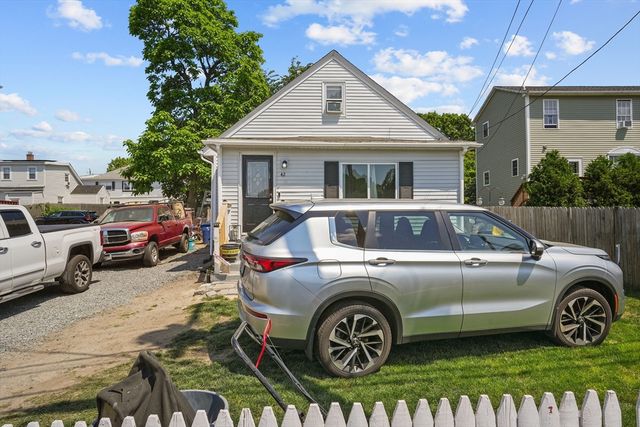 42 Taunton Ave, Seekonk, MA 02771