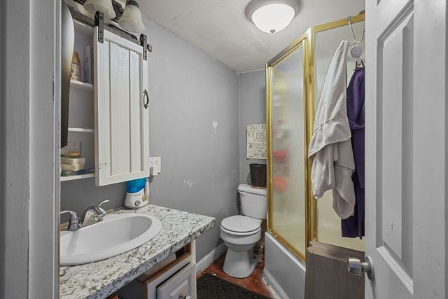 42 Taunton Ave, Seekonk, MA 02771