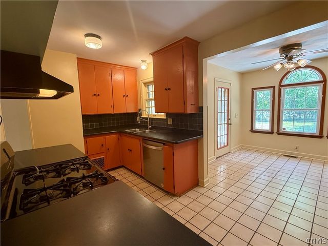 923 Cumberland Ave, Syracuse, NY 13210