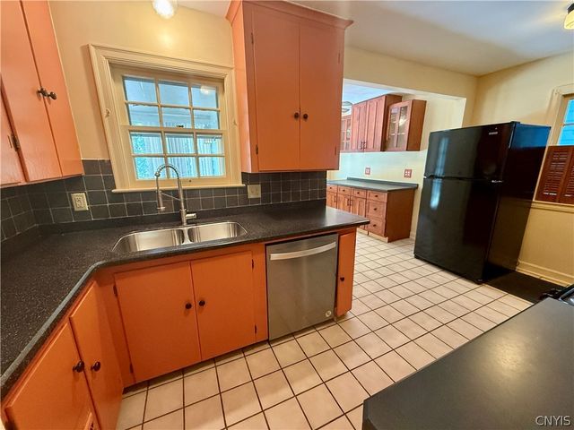 923 Cumberland Ave, Syracuse, NY 13210