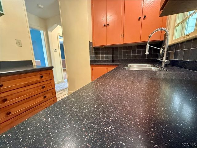 923 Cumberland Ave, Syracuse, NY 13210