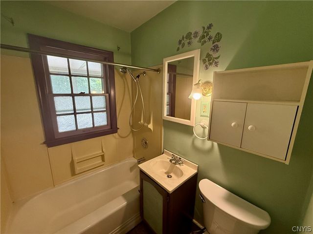 923 Cumberland Ave, Syracuse, NY 13210
