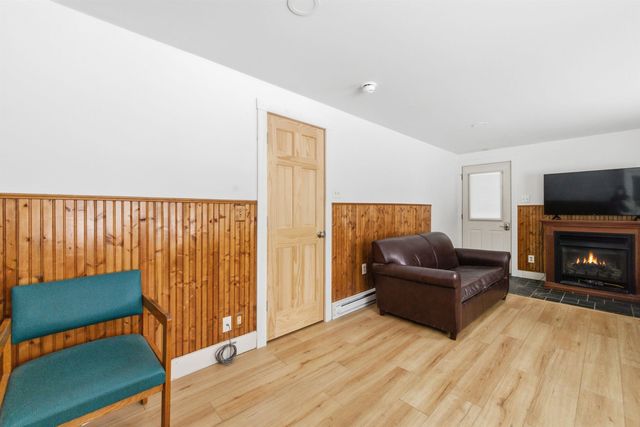 372 Owl Street, Campton, NH 03223