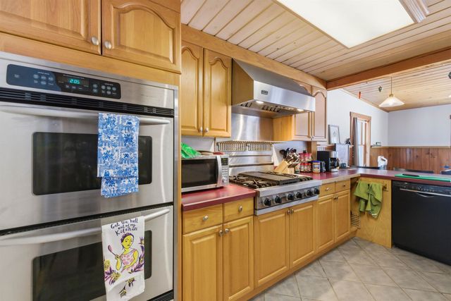 372 Owl Street, Campton, NH 03223