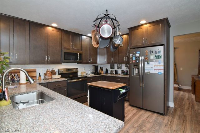 10797 Meadowgrass Road, Strongsville, OH 44149