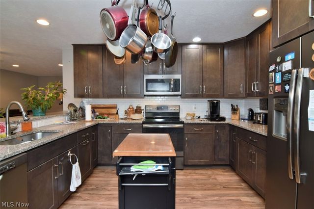 10797 Meadowgrass Road, Strongsville, OH 44149
