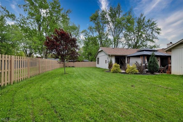10797 Meadowgrass Road, Strongsville, OH 44149