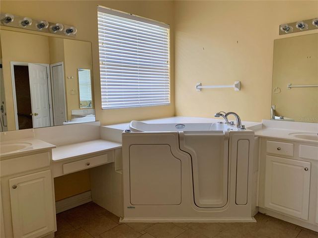 6738 VISTA PARK BOULEVARD, Orlando, FL 32829
