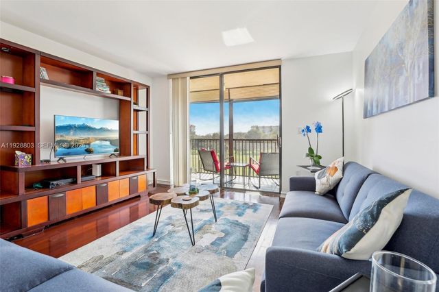 5570 NW 44th St 510A, Lauderhill, FL 33319