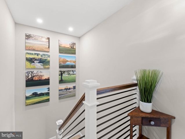 102 DORAL DR, Blackwood, NJ 08012