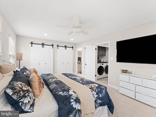 102 DORAL DR, Blackwood, NJ 08012