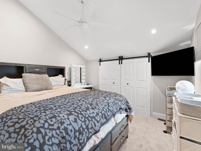 102 DORAL DR, Blackwood, NJ 08012