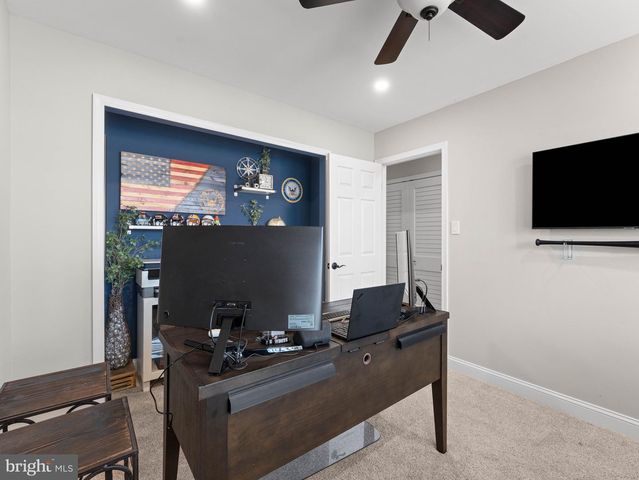 102 DORAL DR, Blackwood, NJ 08012