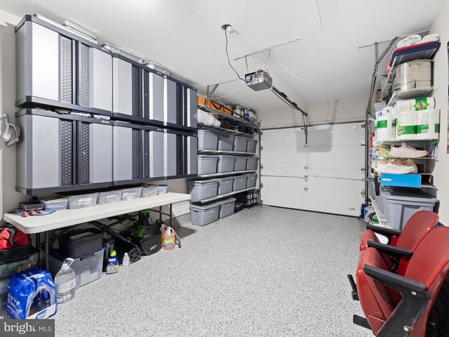 102 DORAL DR, Blackwood, NJ 08012