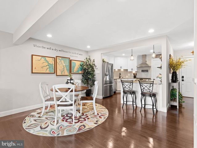 102 DORAL DR, Blackwood, NJ 08012