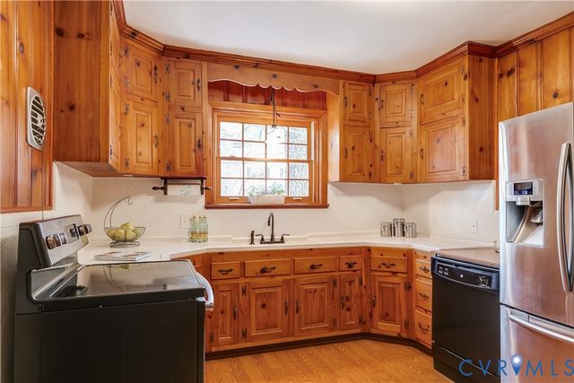 3405 Riverview Dr, Richmond, VA 23225