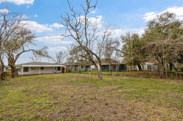 2111 Briar Lane, La Marque, TX 77568