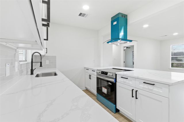 2111 Briar Lane, La Marque, TX 77568