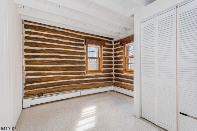 6 Partridge Trl, Kinnelon Boro, NJ 07405