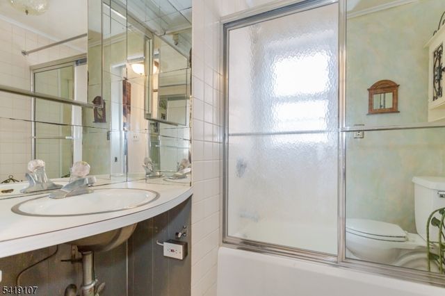 6 Partridge Trl, Kinnelon Boro, NJ 07405