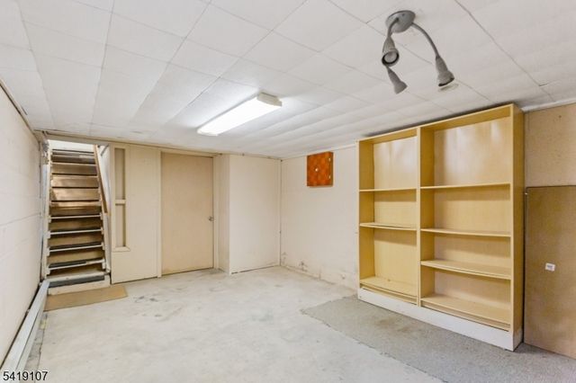 6 Partridge Trl, Kinnelon Boro, NJ 07405