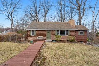 6 Partridge Trl, Kinnelon Boro, NJ 07405