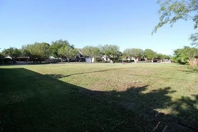 8802 Shiloh Avenue, Texas City, TX 77591