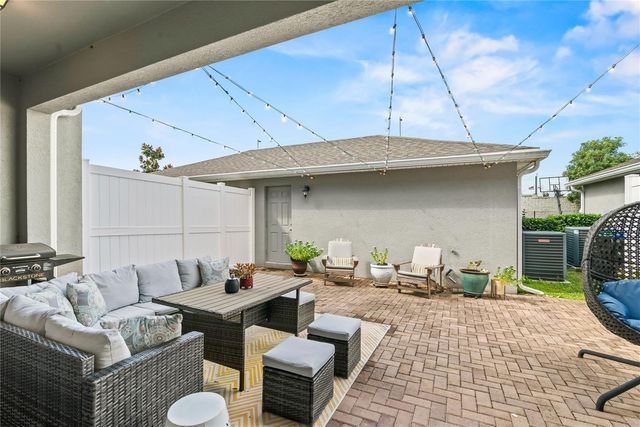 8024 BLUEJACK OAK DRIVE, Winter Garden, FL 34787