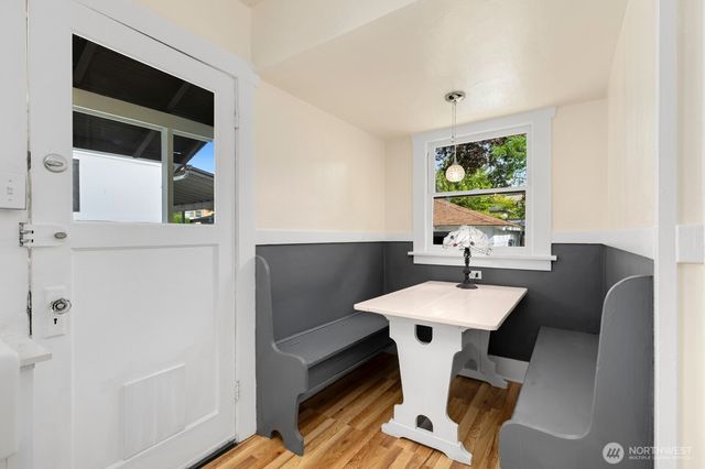 410 N 46th Street, Seattle, WA 98103