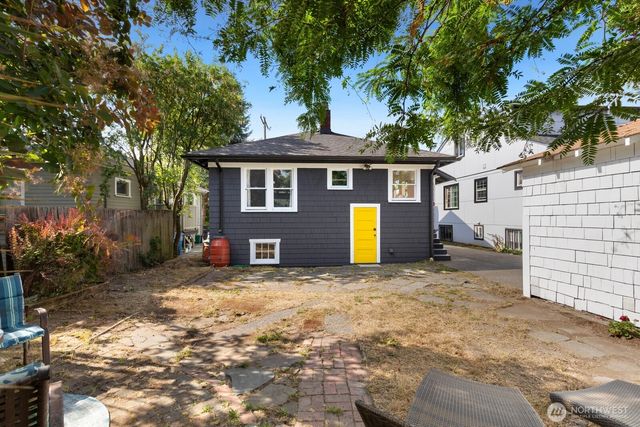410 N 46th Street, Seattle, WA 98103