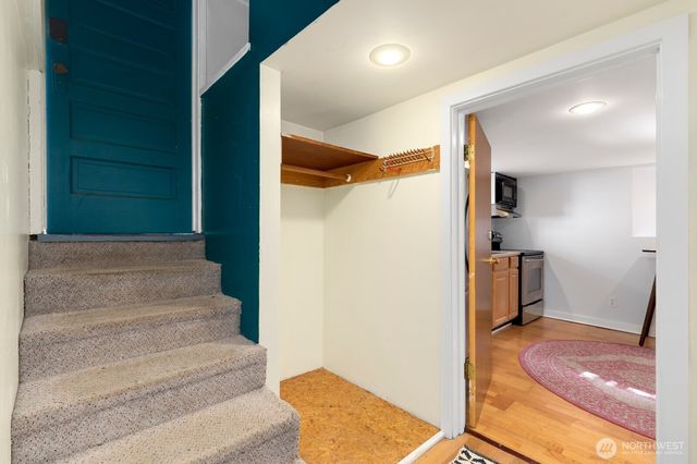 410 N 46th Street, Seattle, WA 98103