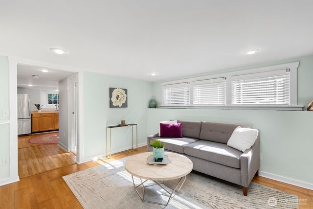 410 N 46th Street, Seattle, WA 98103