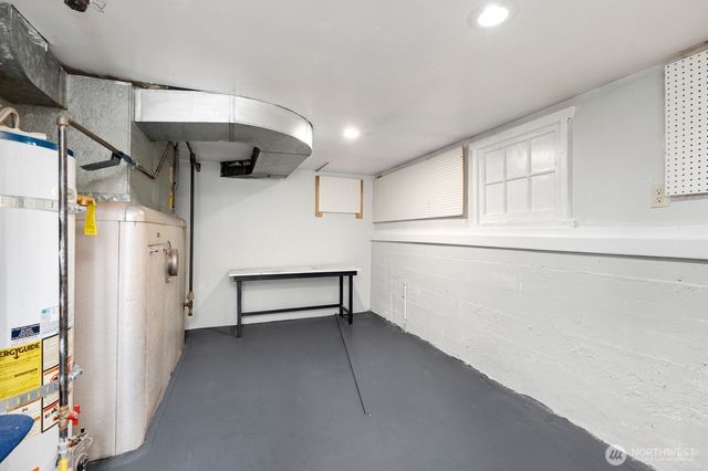 410 N 46th Street, Seattle, WA 98103