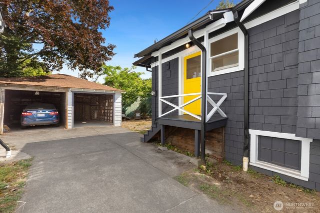 410 N 46th Street, Seattle, WA 98103