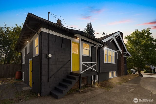 410 N 46th Street, Seattle, WA 98103
