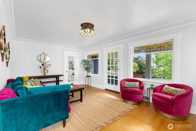 410 N 46th Street, Seattle, WA 98103
