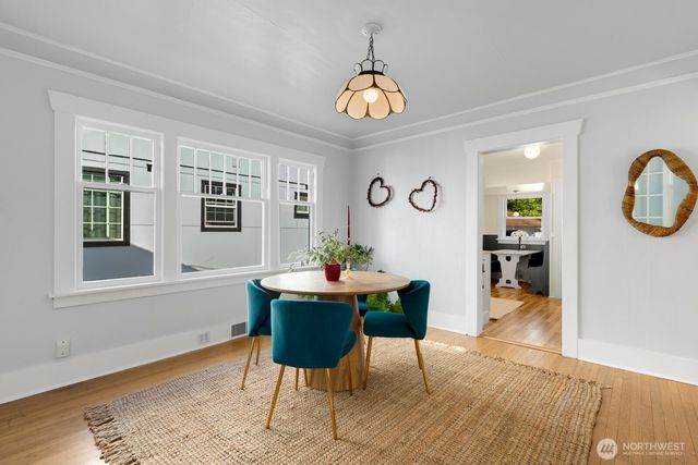410 N 46th Street, Seattle, WA 98103