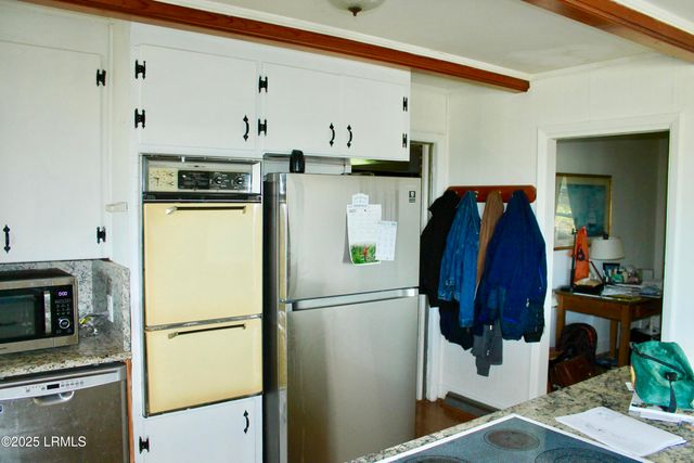 807 11th Street, Port Royal, SC 29935