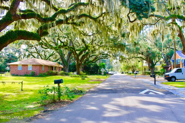 807 11th Street, Port Royal, SC 29935