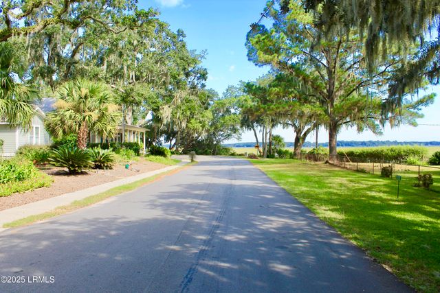 807 11th Street, Port Royal, SC 29935