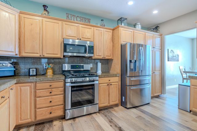 3059 Sycamore Way, Medford, OR 97504