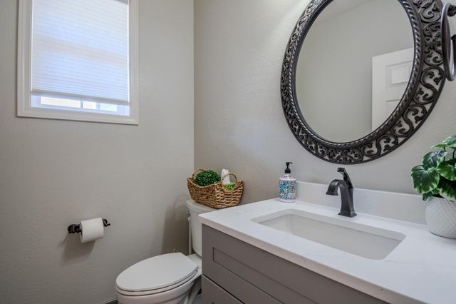 3059 Sycamore Way, Medford, OR 97504