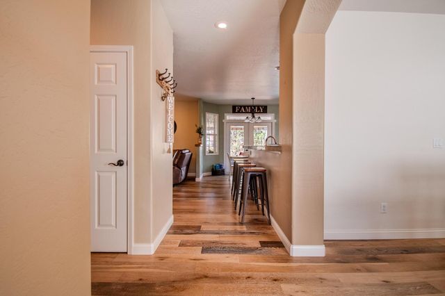 3059 Sycamore Way, Medford, OR 97504