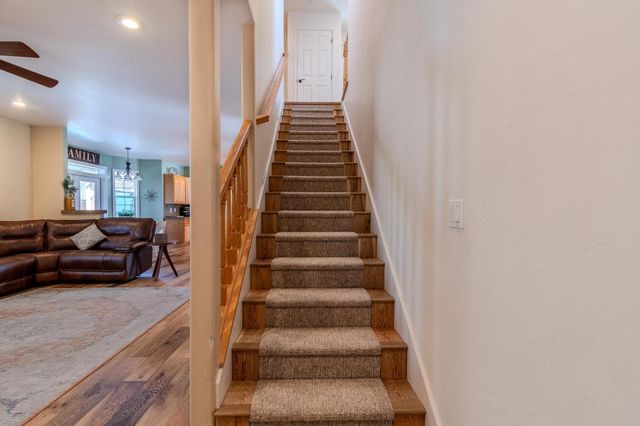 3059 Sycamore Way, Medford, OR 97504