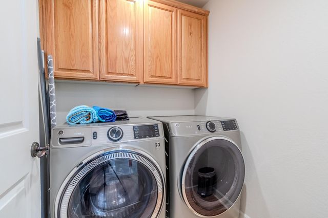 3059 Sycamore Way, Medford, OR 97504