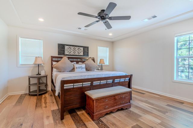 3059 Sycamore Way, Medford, OR 97504