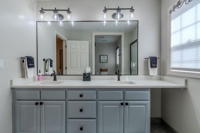 3059 Sycamore Way, Medford, OR 97504