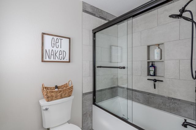 3059 Sycamore Way, Medford, OR 97504