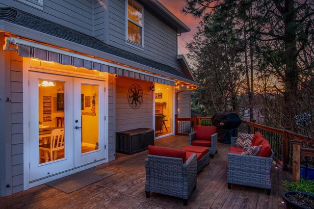 3059 Sycamore Way, Medford, OR 97504