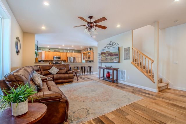 3059 Sycamore Way, Medford, OR 97504